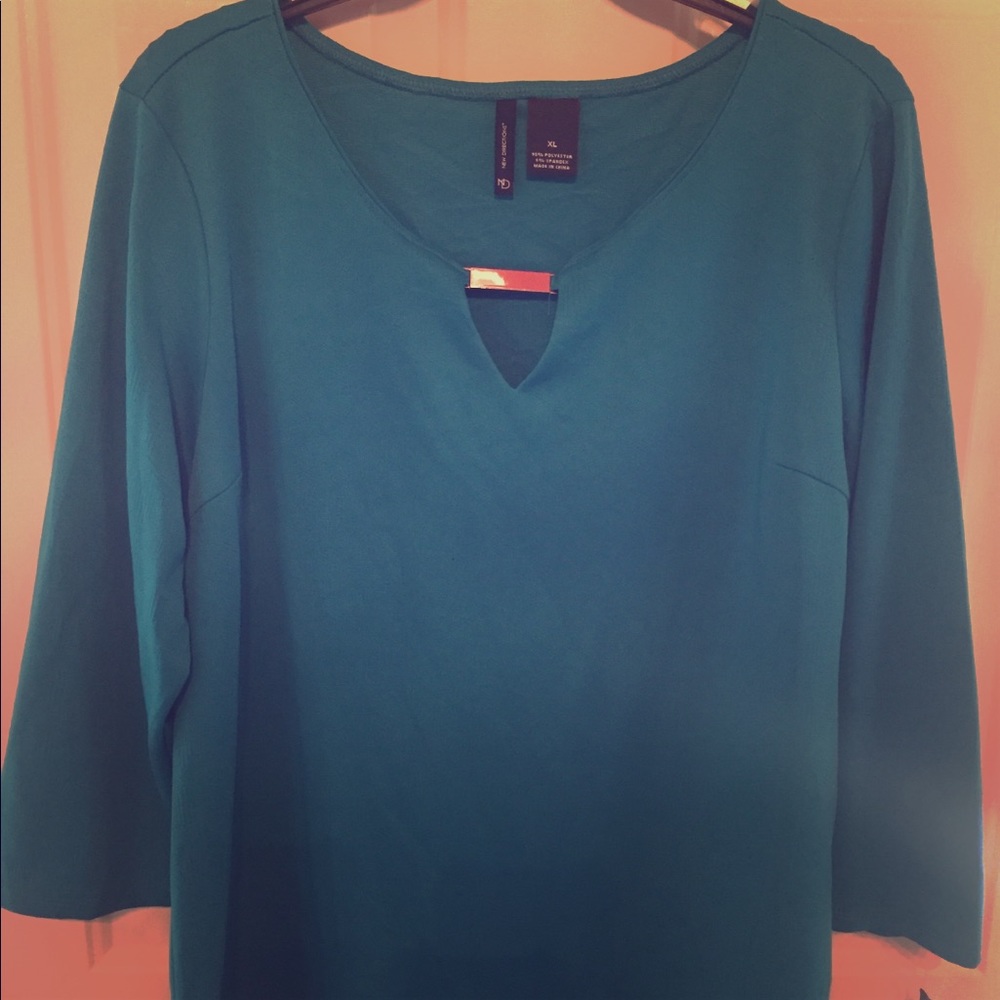 🌼🌼NEW! Sweater by New Directions🌼🌼